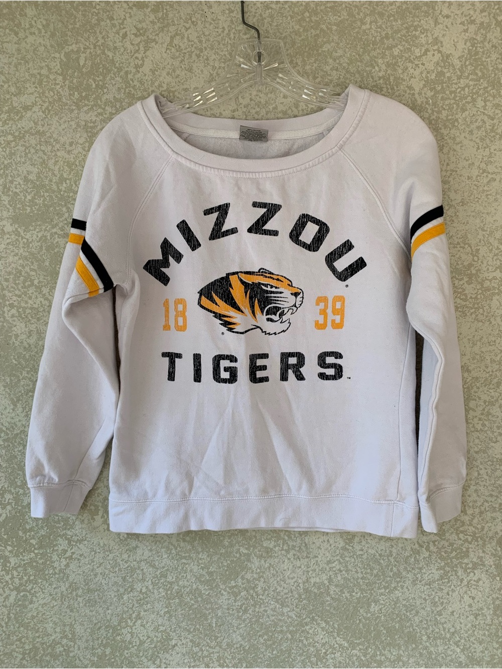 Colosseum Athletics Mizzou Tigers Missouri Sweatshirt White Small NCAA Raglan